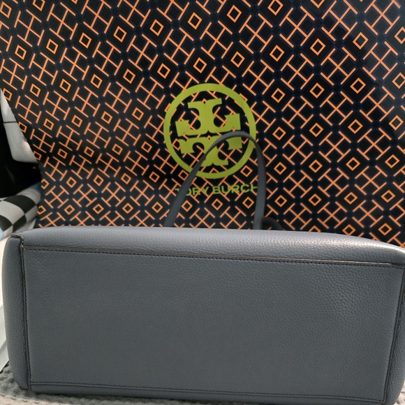 Tory Burch The Blake Tote Preowned - Picture 11 of 11